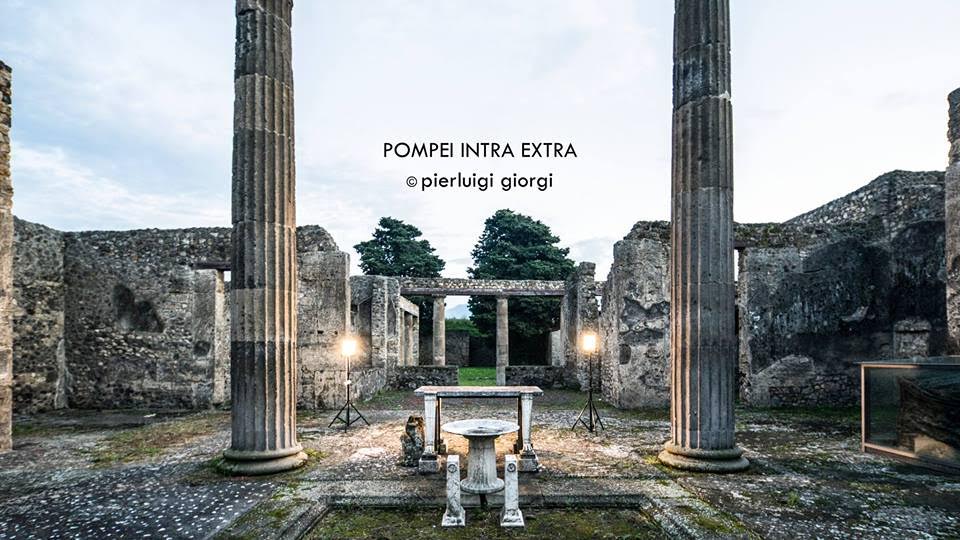 Pompei Intra Extra: unexpected journey